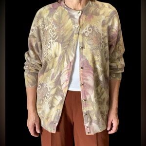 70% angora 20% wool Leaf Pattern Cardigan by Blackpool’s 🇬🇧 EUC size L